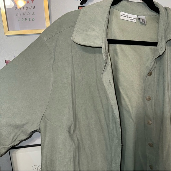 Sage Green Croft & Barrow Stretch Button Down Blouse - Picture 4 of 10